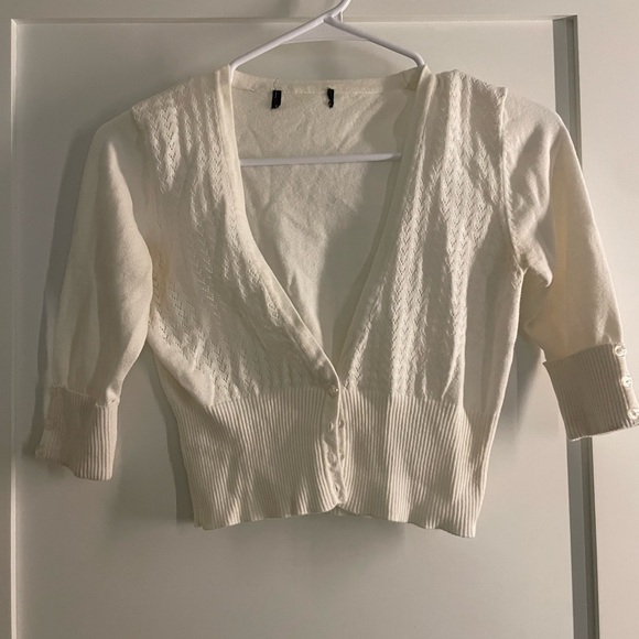 Tops - Elegant White Women's Cardigan